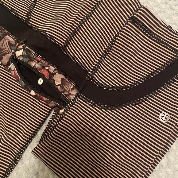 Lululemon Pace Rival Crop (size 4) - Picture 2 of 3